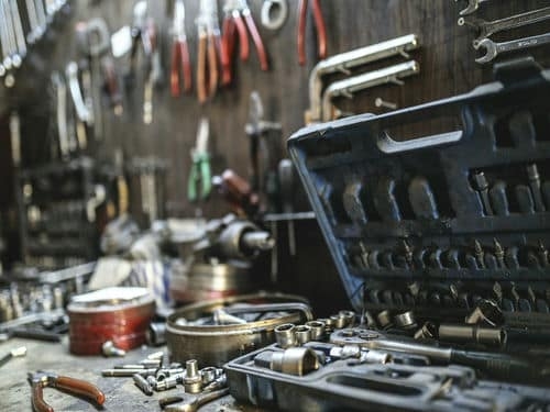 Jak utrzymać w porządku narzędzia w warsztacie?