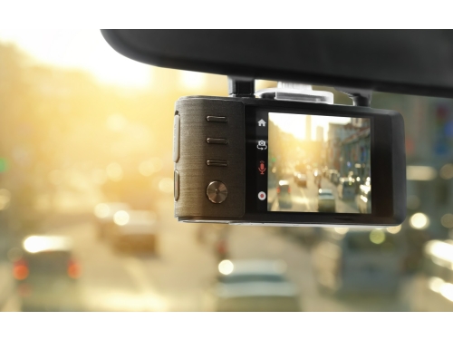 Jazda z kamerą samochodową a przepisy prawa